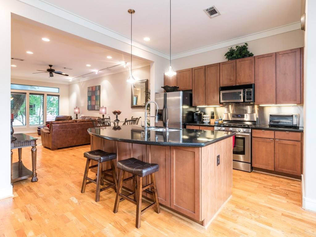 1002 Yale Street - Photo 1