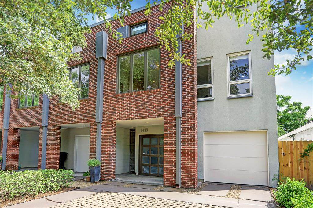 2433 Wroxton Road - Photo 1