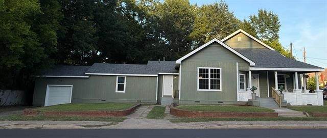 606 Sanford Street - Photo 1