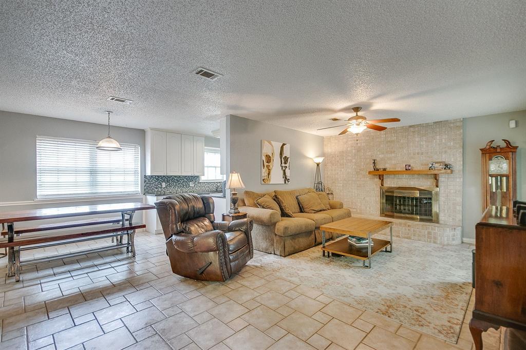 807 Driftwood Street - Photo 1