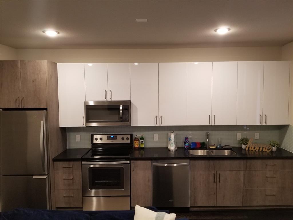 2401 Crawford St - Photo 1