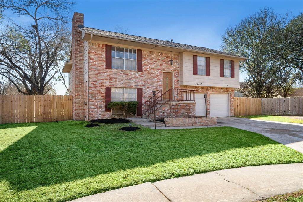 3423 Meadowview Drive - Photo 1