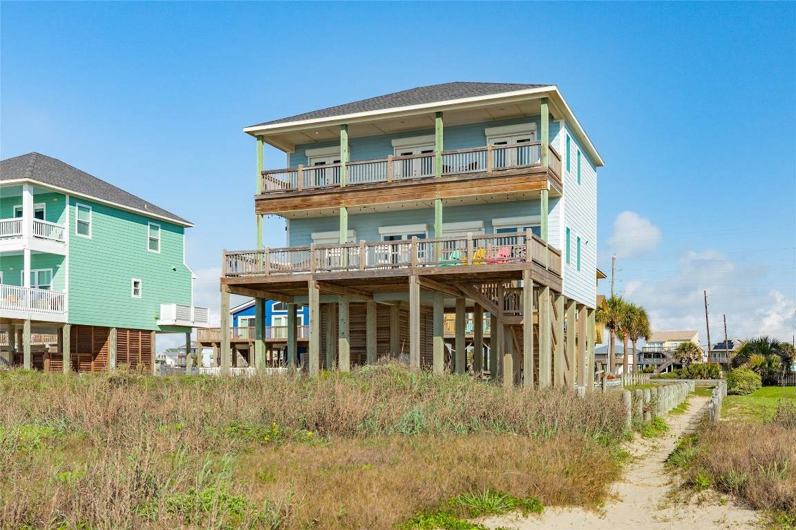 22224 Kennedy Drive - Photo 1