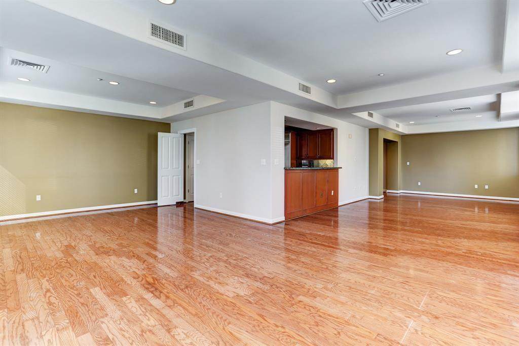 914 Main Street - Photo 1