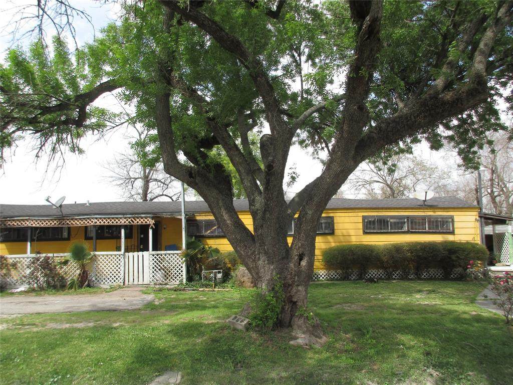 2131 Cromwell Street - Photo 1