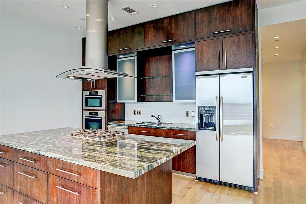 1600 Post Oak Boulevard - Photo 1