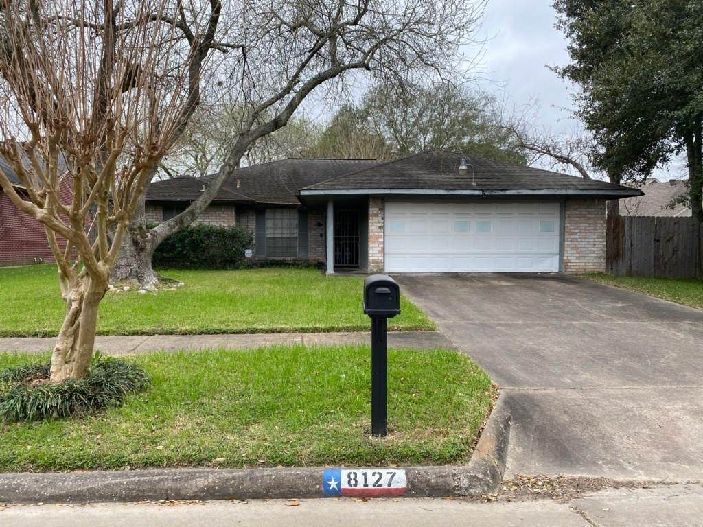 8127 Streamside Drive - Photo 1