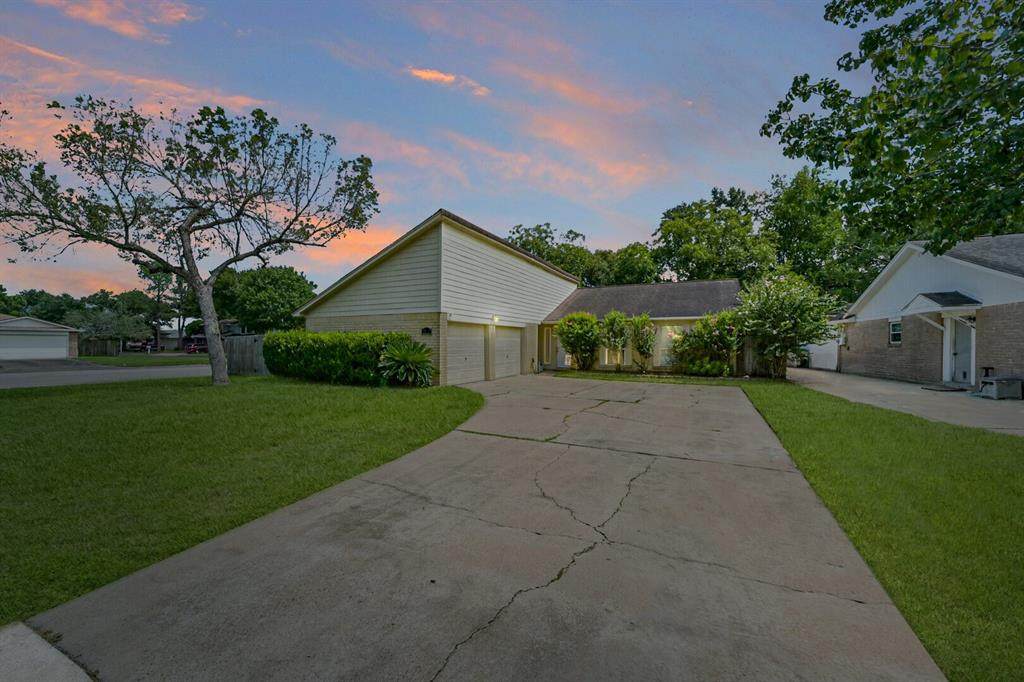 2122 Clemson Drive - Photo 1