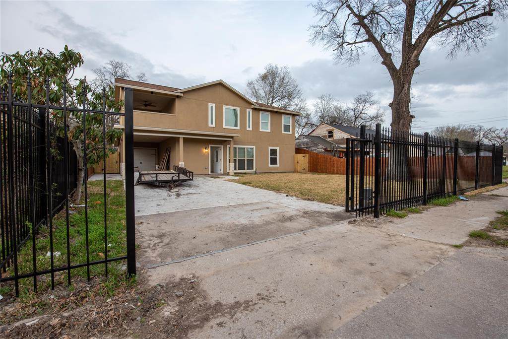 3831 Alsace Street - Photo 1