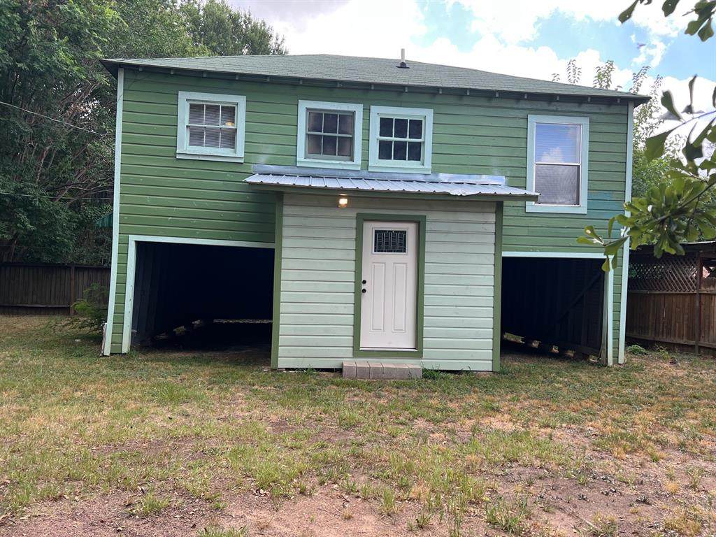 711 Lamar Avenue - Photo 1
