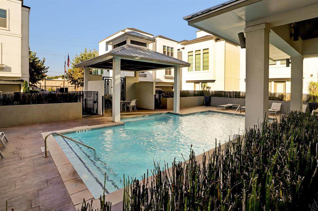 5437 Larkin Street - Photo 1