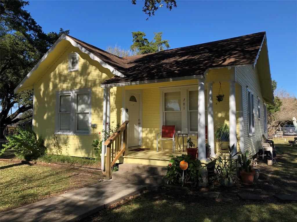 701 Oak Street - Photo 1