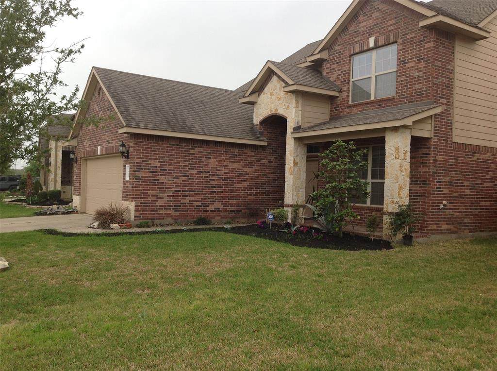 4419 Fenetre Forest Street - Photo 1