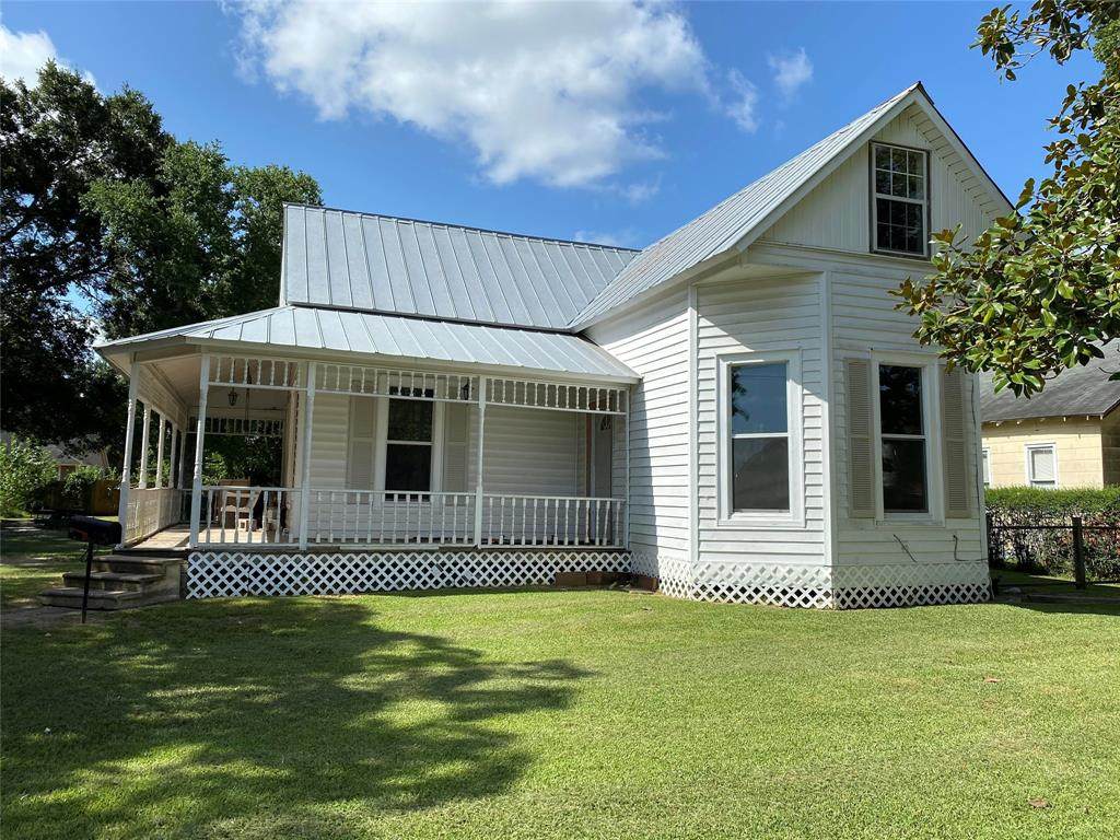 615 Norris Street - Photo 1