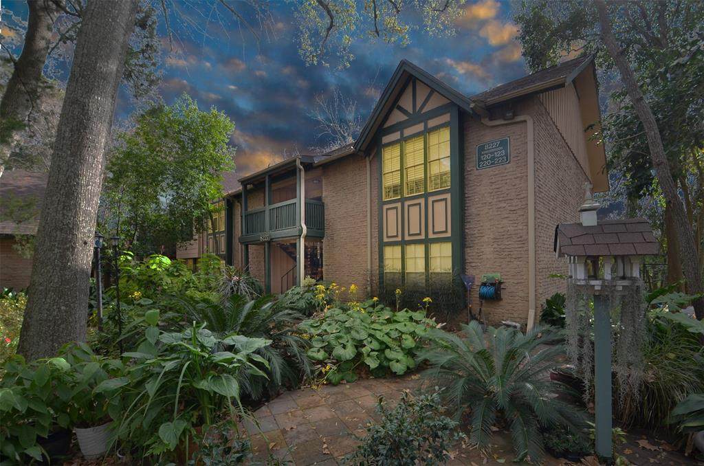 8227 Kingsbrook Road - Photo 1