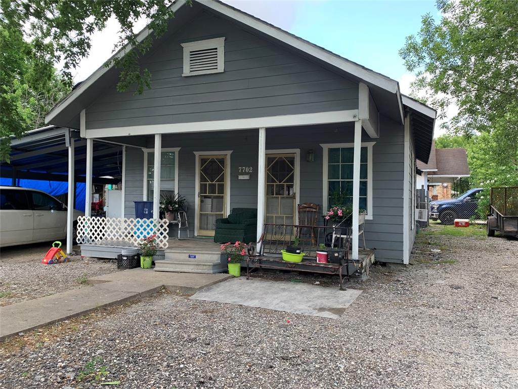 7702 Avenue - Photo 1
