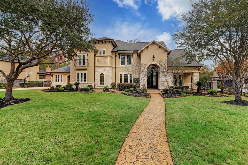 5911 Royal Point Court - Photo 1