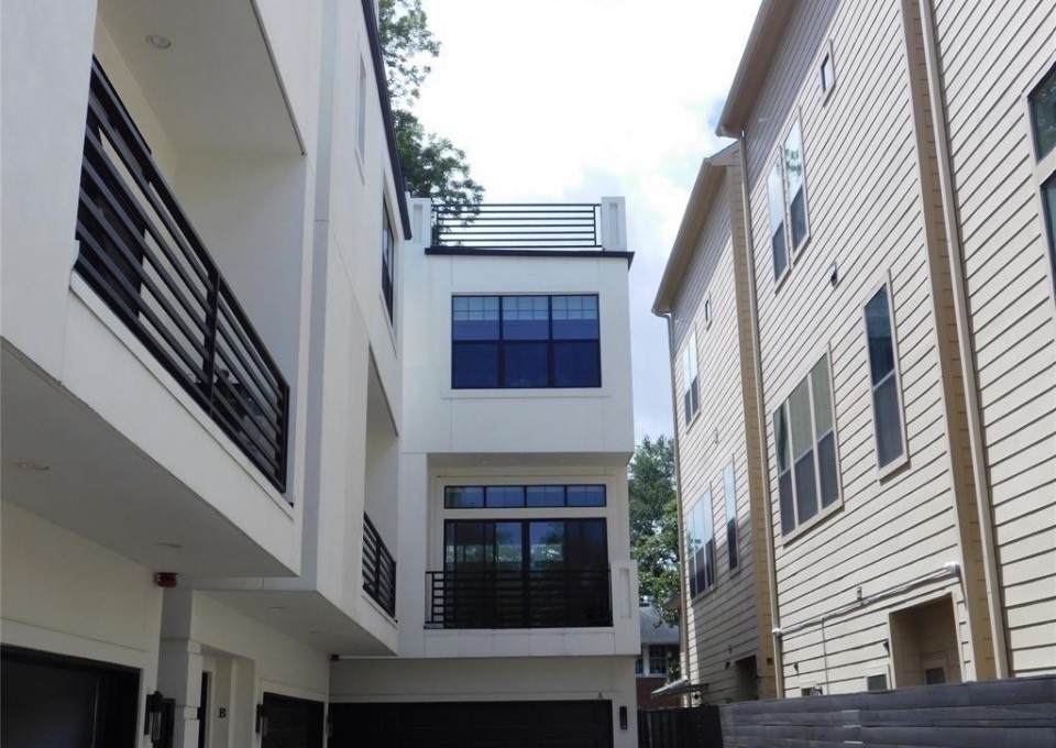 4506 Austin Street - Photo 1