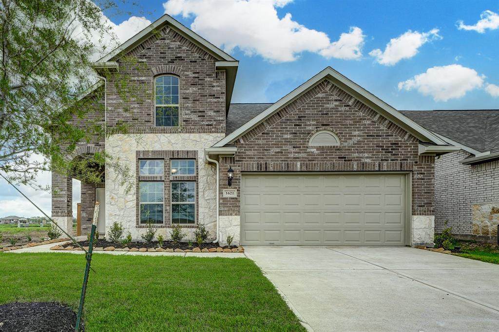 1621 Darwin Cedar Drive - Photo 1