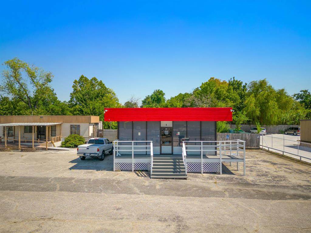 2801 Preston Avenue - Photo 1