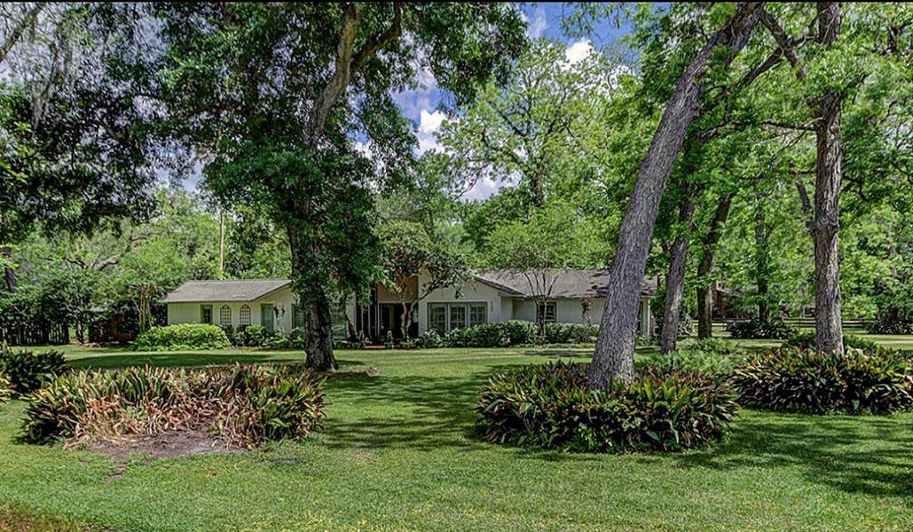 6103 Old Oak Circle - Photo 1