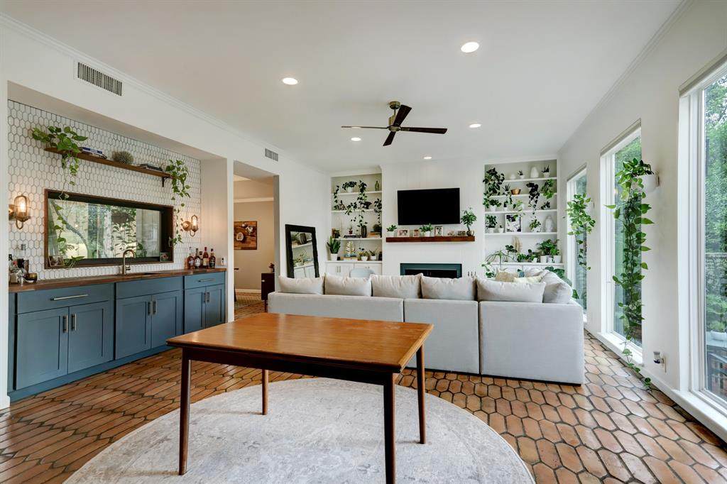 7922 Woodway Drive - Photo 1