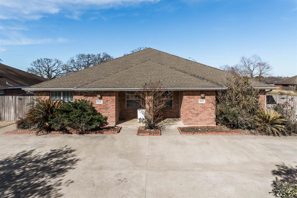 945-947 Willow Pond Street - Photo 1