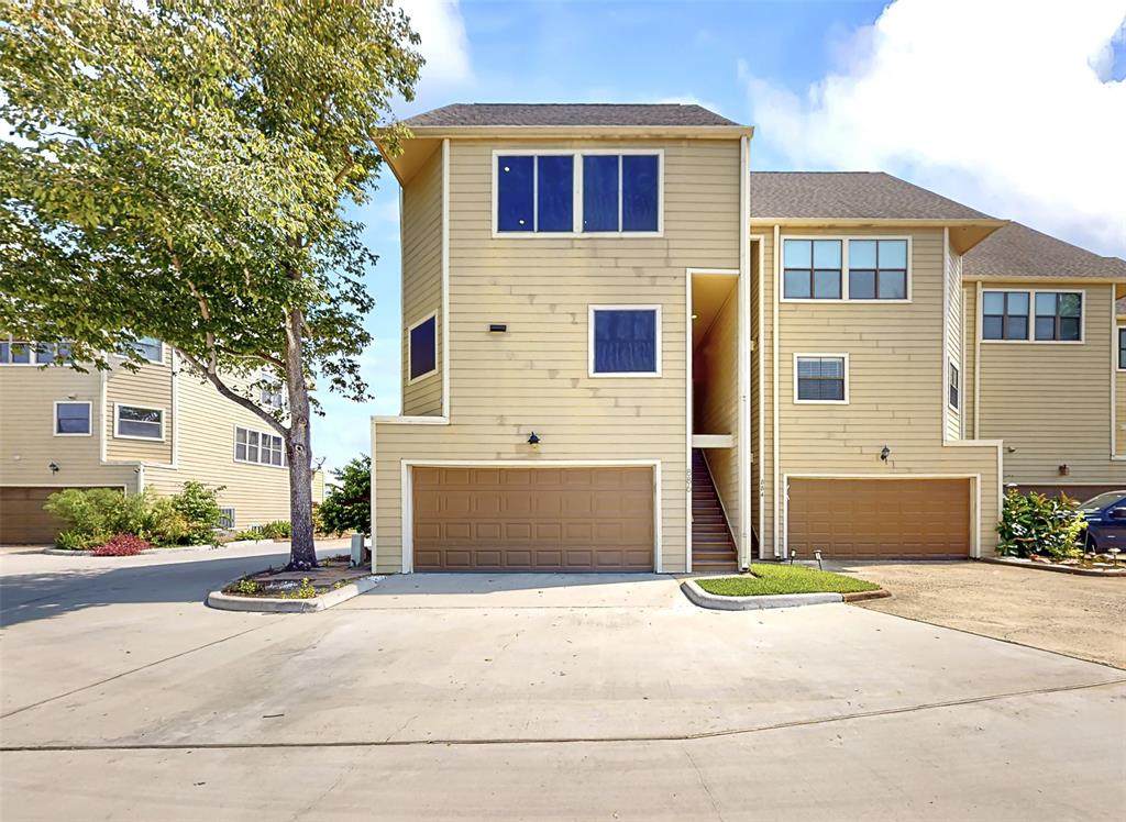 886 Davis Road - Photo 1