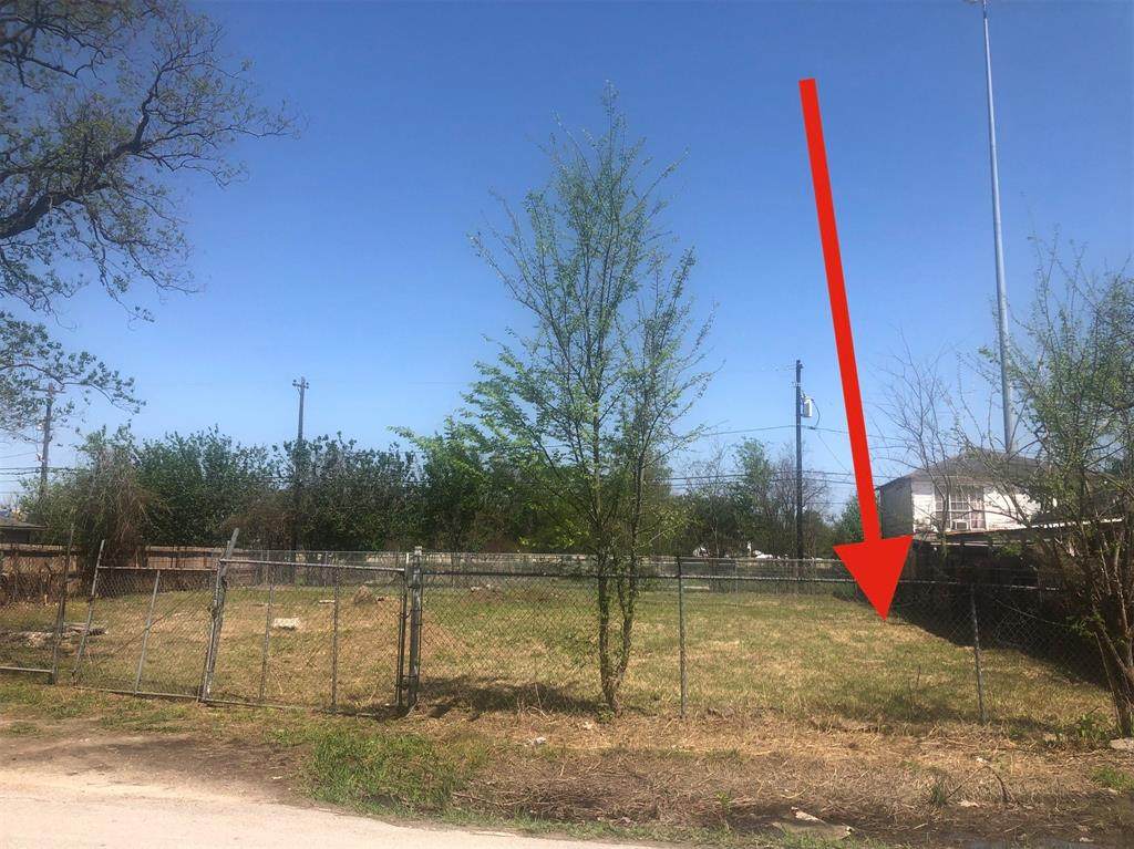 209 28th Street - Photo 1