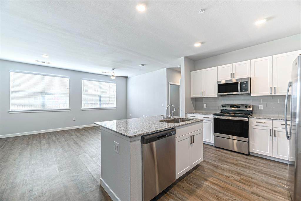 12111 Main Street - Photo 1