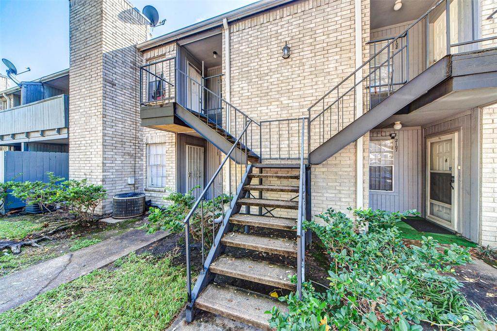 9700 Leawood Boulevard - Photo 1