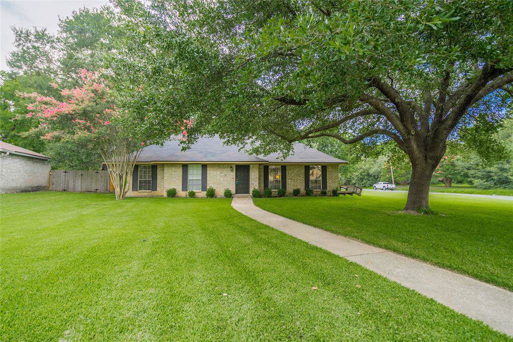 100 Magnolia Way - Photo 1