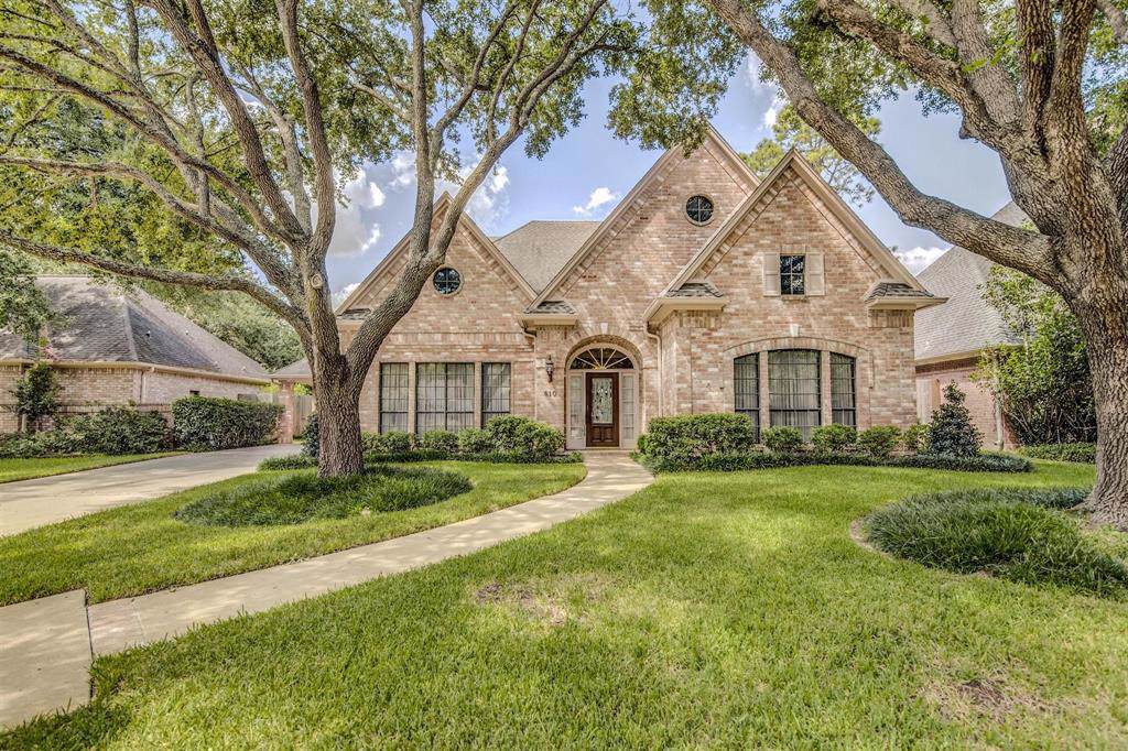 610 Barkers Cove - Photo 1