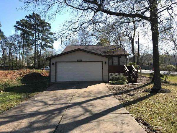 424 Tejas Boulevard - Photo 1
