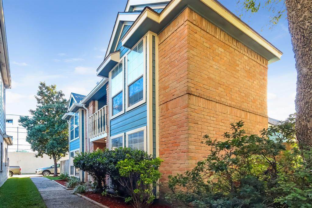 4643 Cashel Circle - Photo 1