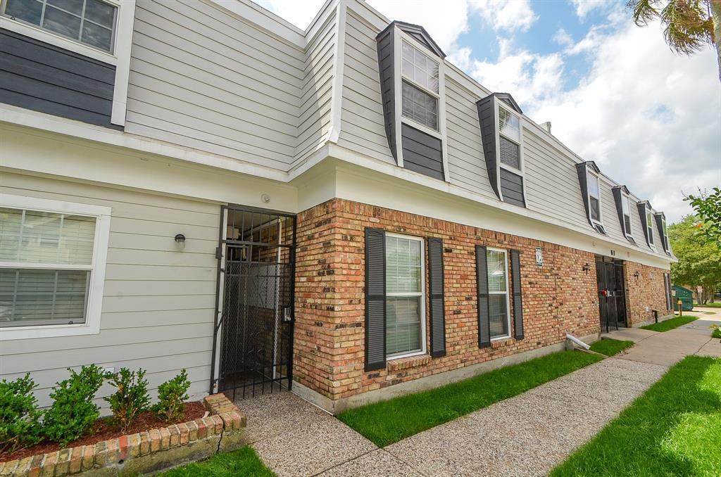 1419 Hawthorne - Photo 1