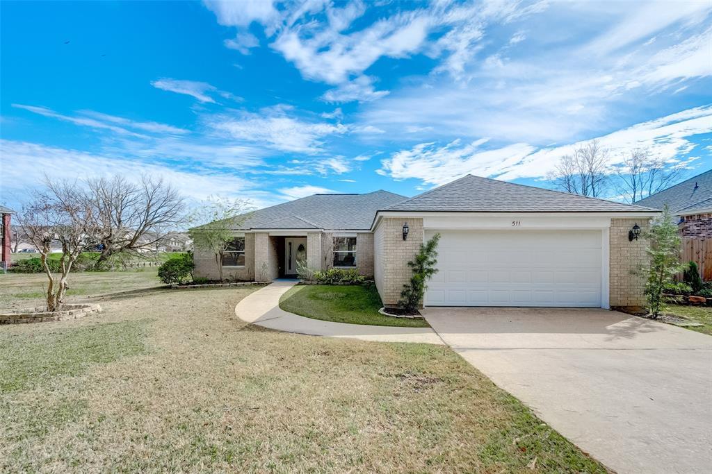 511 Pine View Circle - Photo 1