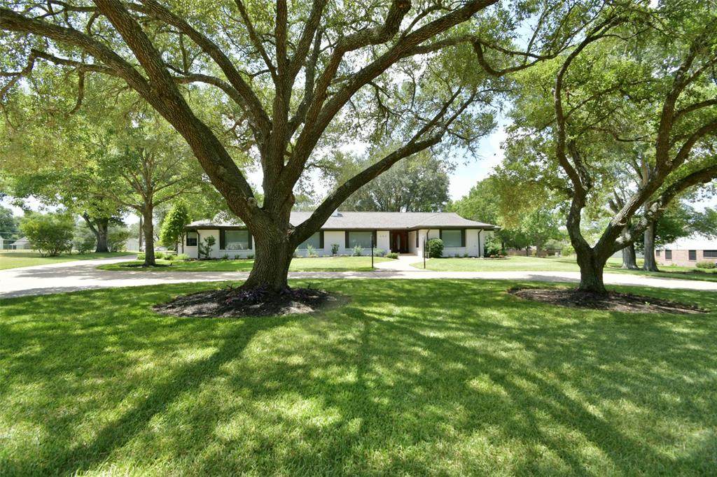 202 Oak Hill Drive - Photo 1