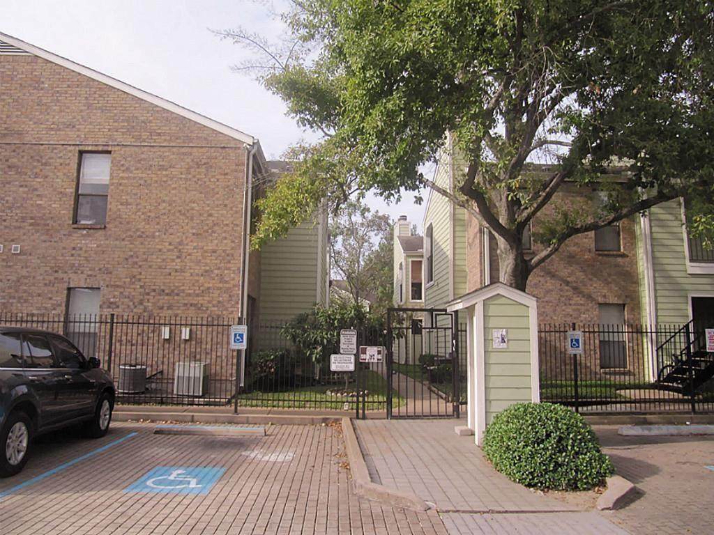 6602 Harbor Town Drive - Photo 1