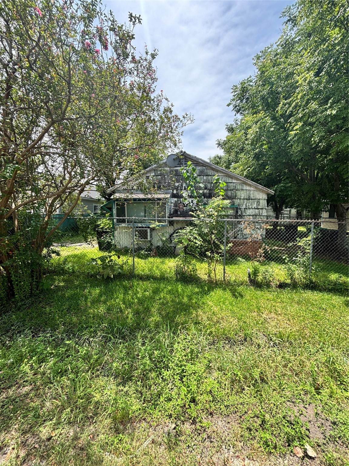 7312 Victoria Street - Photo 1