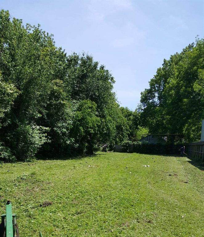 2518 Creston Drive - Photo 1