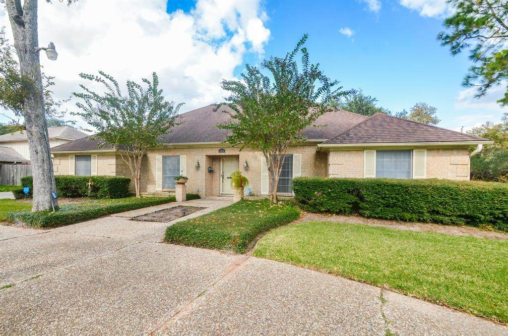 1211 Lindsey Drive - Photo 1