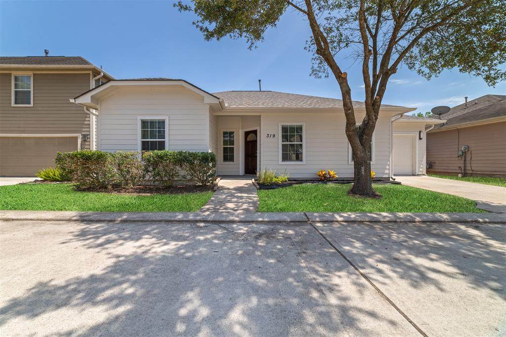 319 San Julio Drive - Photo 1