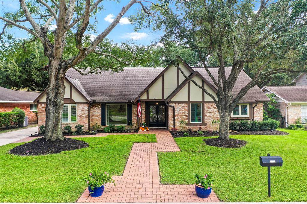 3015 Fairway Drive - Photo 1
