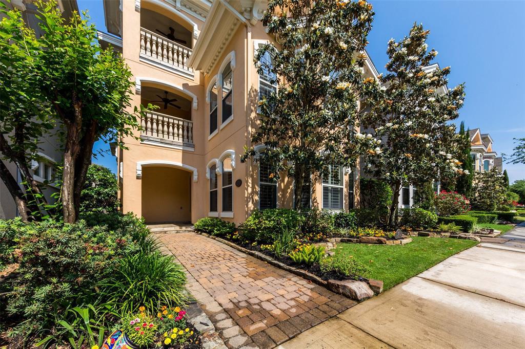 31 Olmstead Row - Photo 1