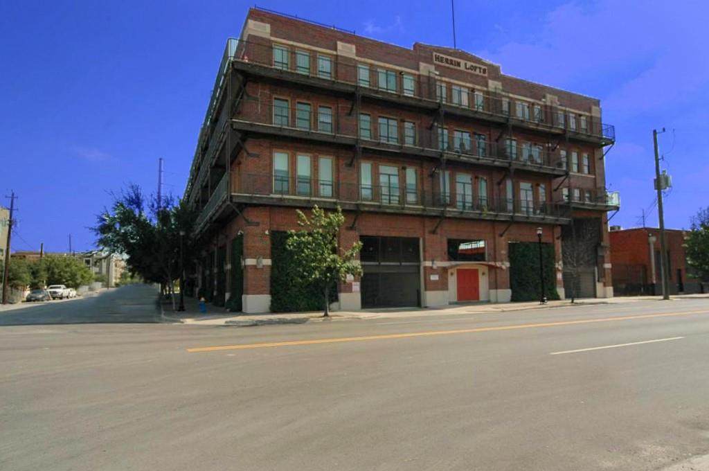 2205 Mckinney - Photo 1
