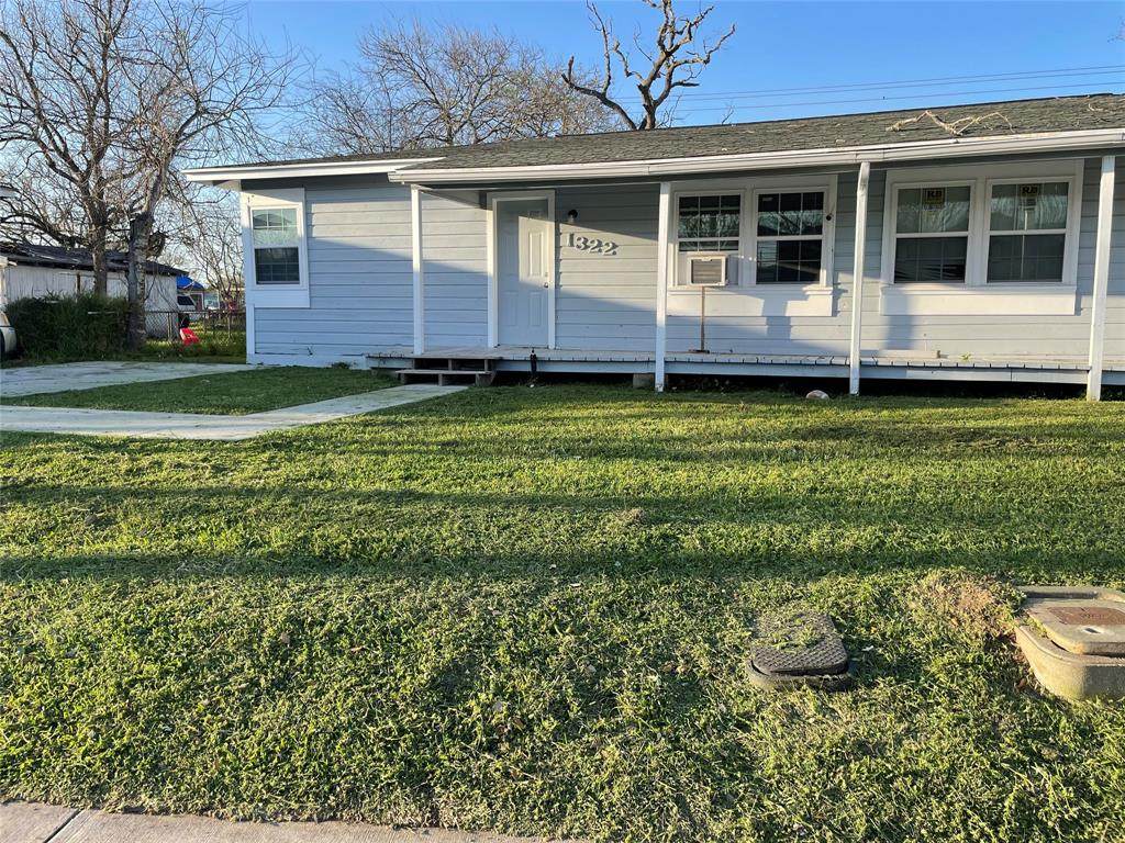 1322 9th Street - Photo 1
