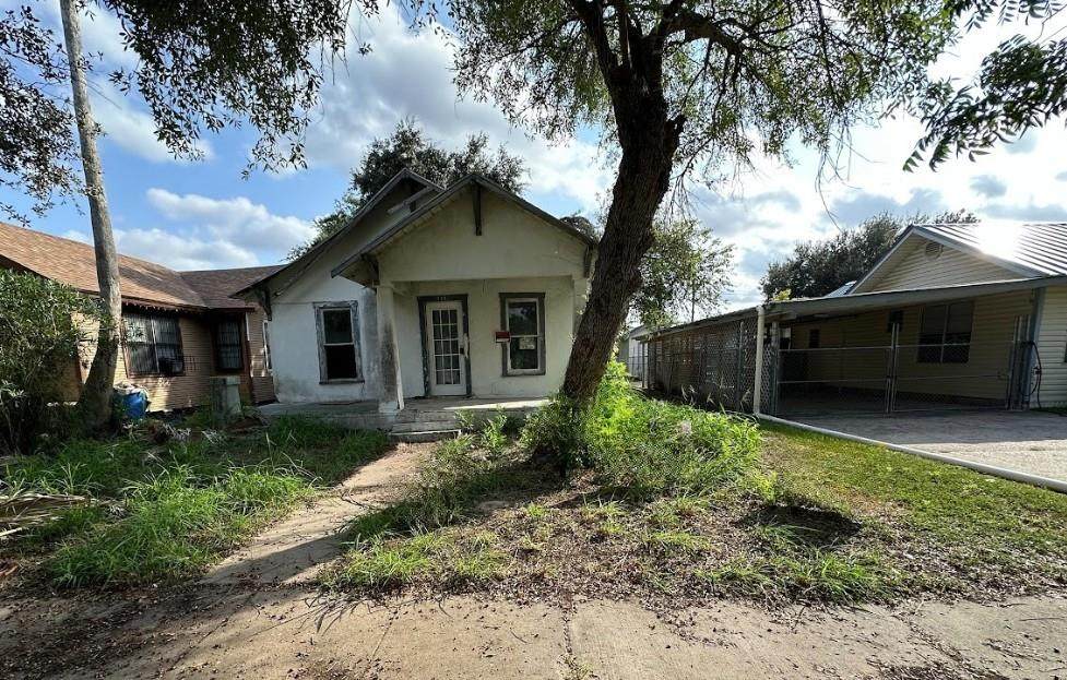 214 Lee Street - Photo 1