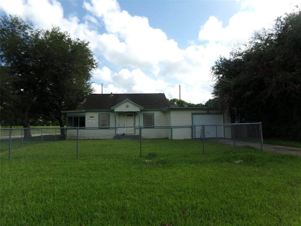 1901 Avenue G - Photo 1