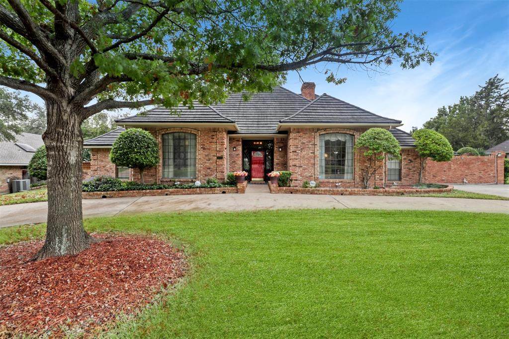 1014 Wind Ridge Drive - Photo 1